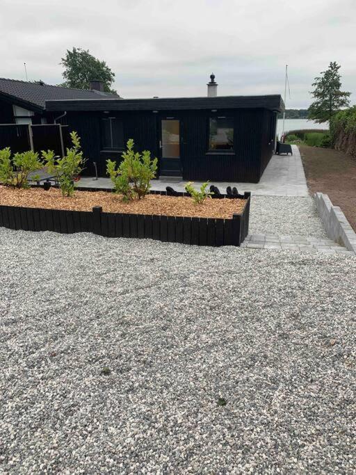 Huset Ved Soen Taet Pa Herning Og Mch Og Boxen 90 M2 Sunds Extérieur photo