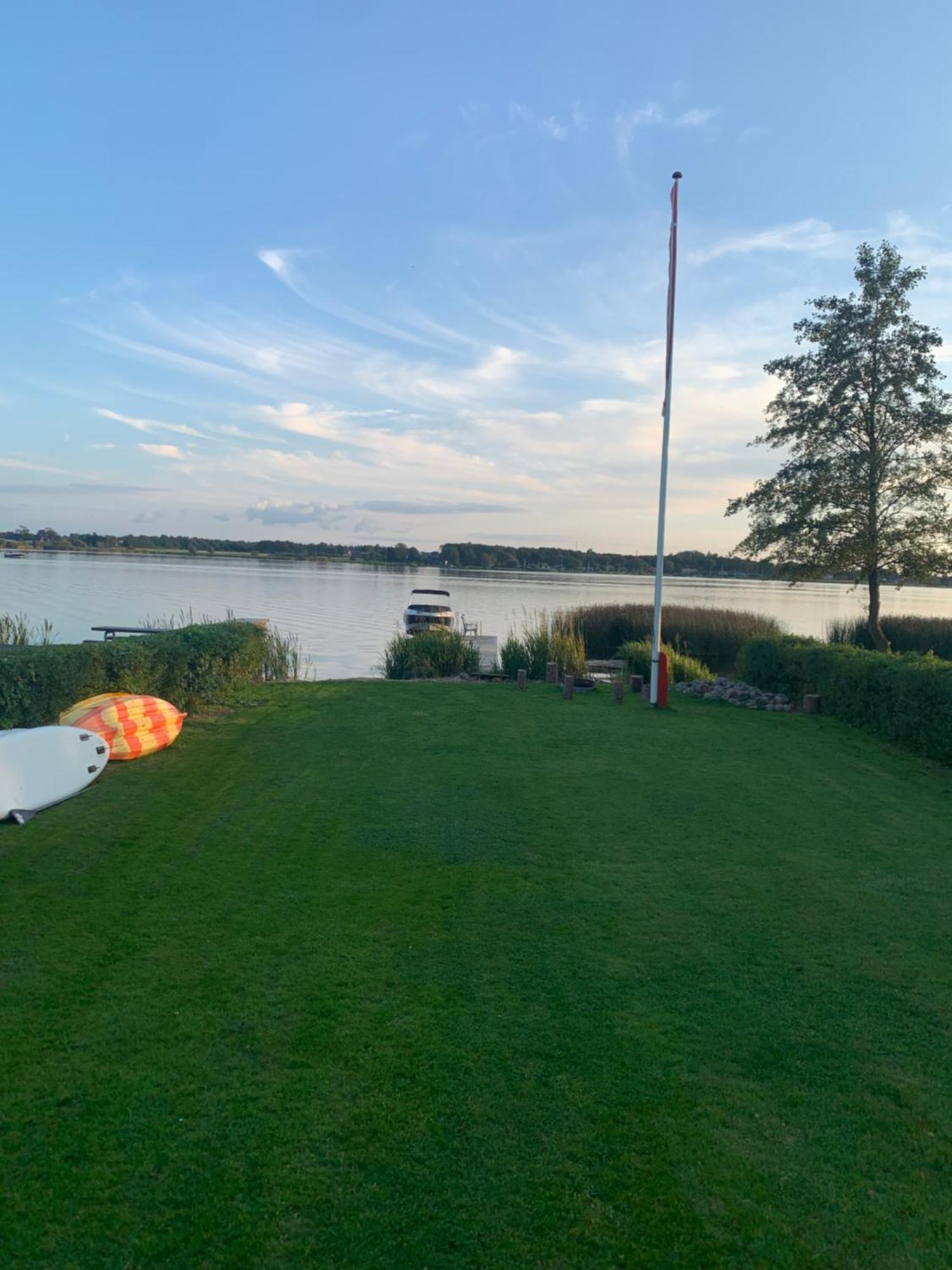 Huset Ved Soen Taet Pa Herning Og Mch Og Boxen 90 M2 Sunds Extérieur photo