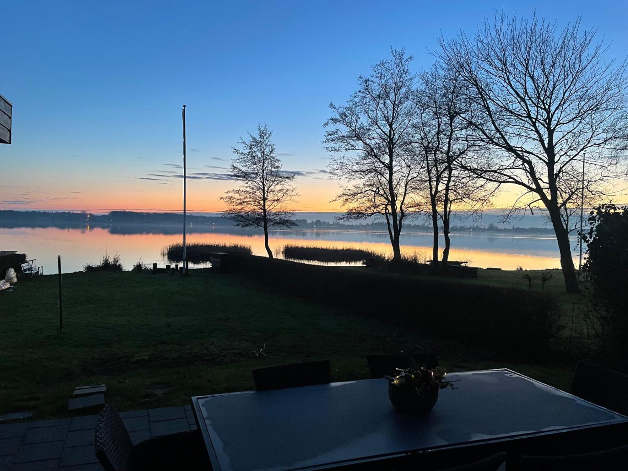 Huset Ved Soen Taet Pa Herning Og Mch Og Boxen 90 M2 Sunds Extérieur photo
