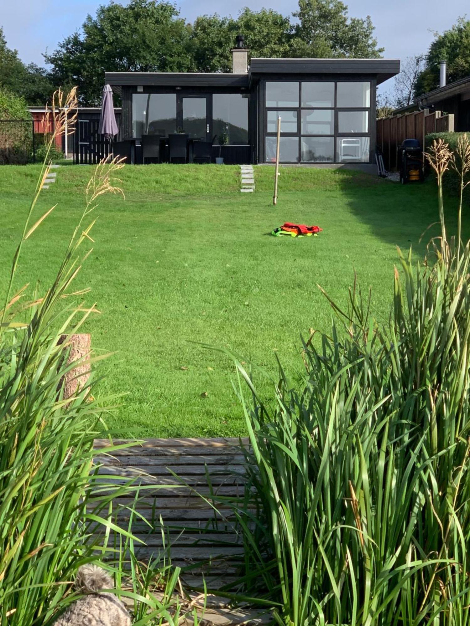 Huset Ved Soen Taet Pa Herning Og Mch Og Boxen 90 M2 Sunds Extérieur photo